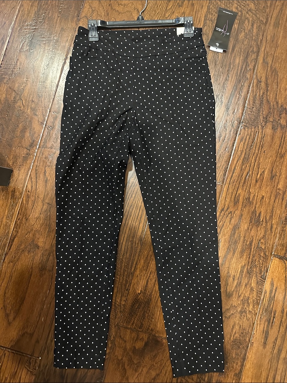 Black Polka Dot Stretch Leggings - Versatile Everyday Fit